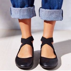 Black Ballet Flats